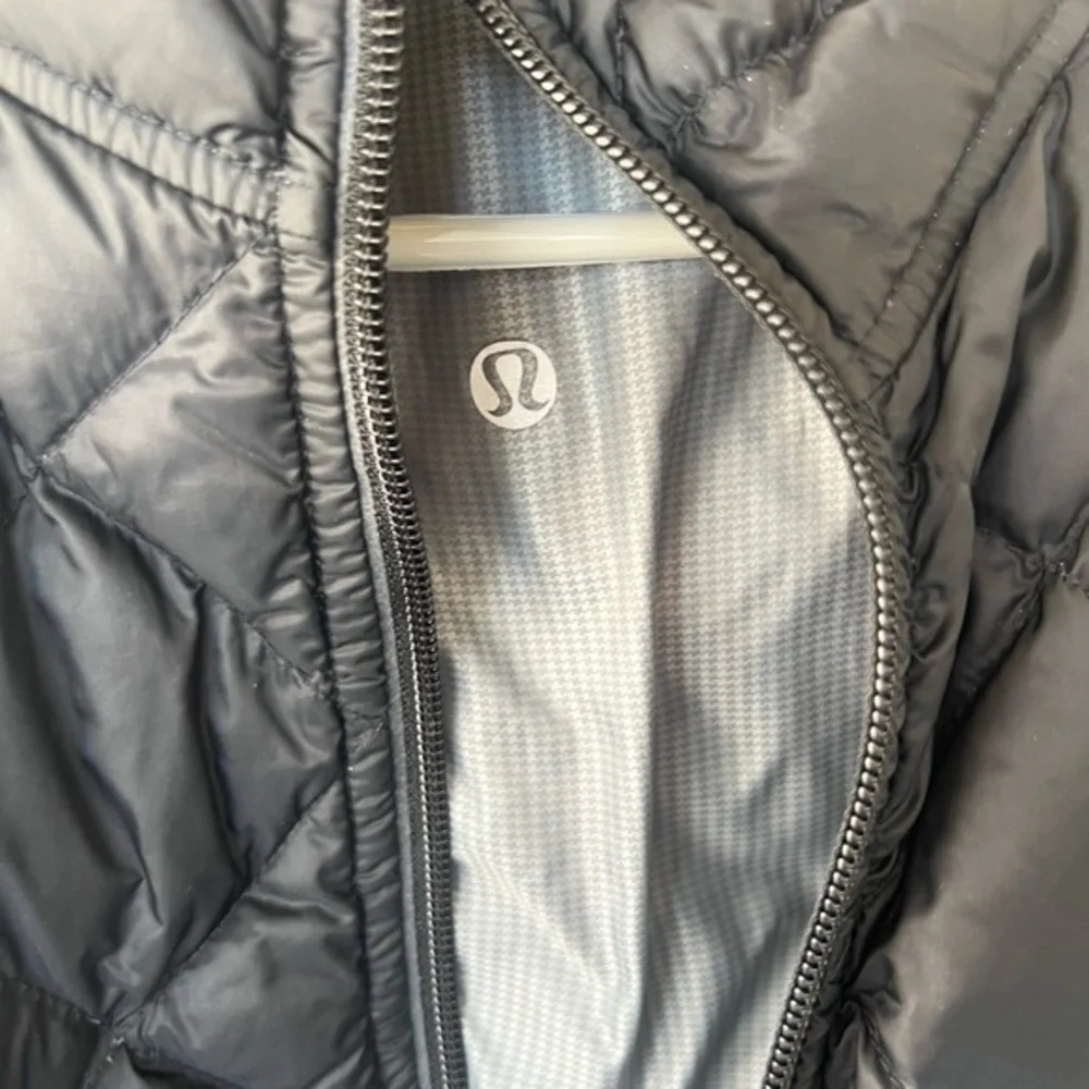 Lululemon Athletica Run Reversible Turn Around 650 Fill Down Black Jacket Sz 4